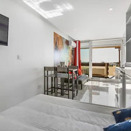 Le Wallis Studio Terrasse Coursive Vue Mer Port Nature Village Naturiste Apartment *
